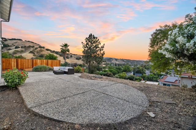 6238 Valroy Drive, San Jose CA: https://media.crmls.org/mediaz/1328b9fb-2f38-437b-8f19-d6a7f42307a5.jpg