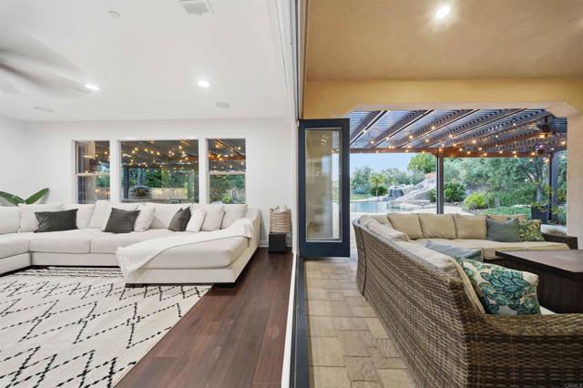 2914 Morning Creek Road, Chula Vista CA: https://media.crmls.org/mediaz/1328d518-860f-4ce5-990c-08f46bfe2e51.jpg