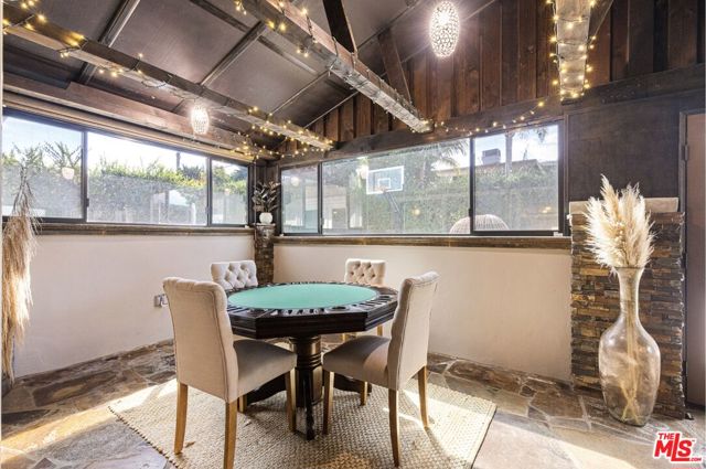 22450 Hatteras Street, Woodland Hills CA: https://media.crmls.org/mediaz/13291a42-8366-417e-84b1-079e6a7315d4.jpg