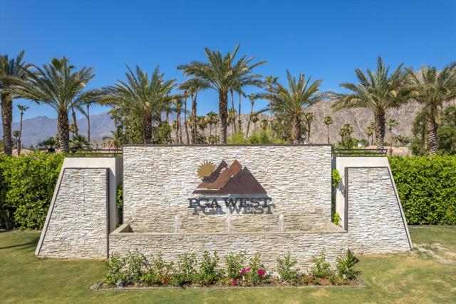 79798 Olympia, La Quinta CA: https://media.crmls.org/mediaz/13298f95-698c-4f59-814e-e932c357344b.jpg