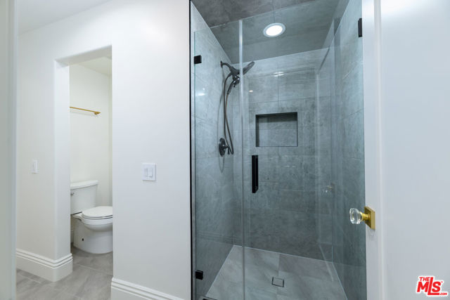 4929 Lakeview Canyon Road, Westlake Village CA: https://media.crmls.org/mediaz/13299bb2-3ff0-43f6-9175-71f2e588d522.jpg