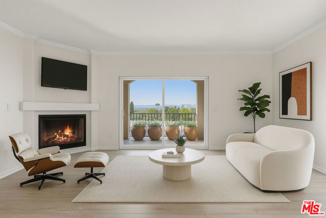 3401 S Bentley Avenue, Los Angeles CA: https://media.crmls.org/mediaz/1329e0e1-e165-44fd-b628-994b96bc023f.jpg