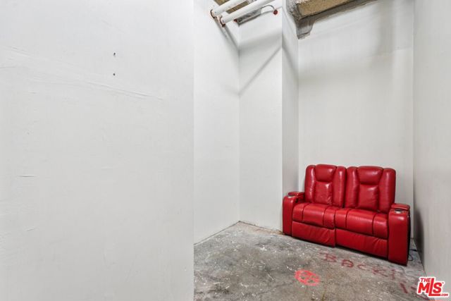 1100 Wilshire Boulevard, Los Angeles CA: https://media.crmls.org/mediaz/1329eeea-e2f4-4af3-b1bd-4df4302a367c.jpg