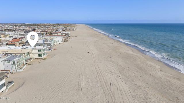 1135 Capri Way, Oxnard CA: https://media.crmls.org/mediaz/132a0d92-e1be-49a3-809c-5c14fd50017f.jpg