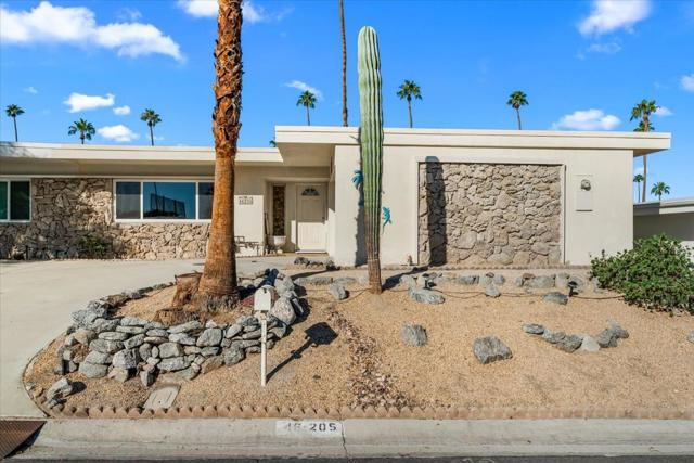 46205 Burroweed Lane, Palm Desert CA: https://media.crmls.org/mediaz/132a2685-adfa-4960-8e14-073d1dc555c5.jpg