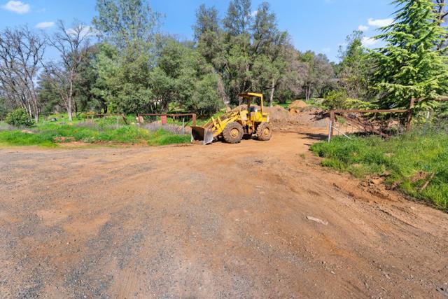 10264 Combie Road,  CA: https://media.crmls.org/mediaz/132a284d-ff46-40b3-aff5-93007815f140.jpg