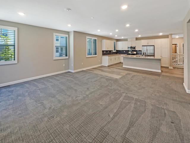 10411 Walden Way, San Diego CA: https://media.crmls.org/mediaz/132a4ab5-3c74-40dd-918d-3ef294302c19.jpg