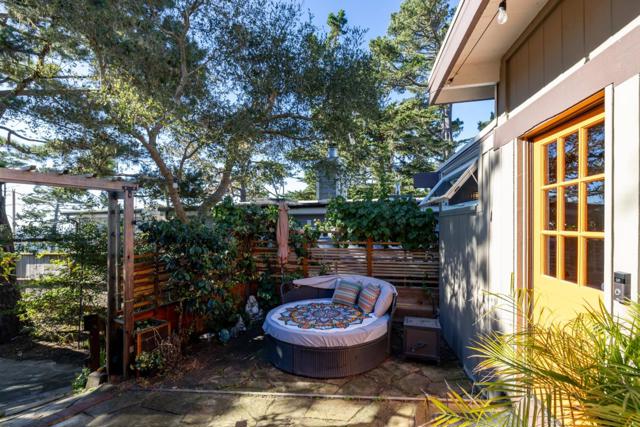 1171 Presidio Boulevard, Pacific Grove CA: https://media.crmls.org/mediaz/132aedfd-627a-4c4d-863b-a4a8f9562342.jpg