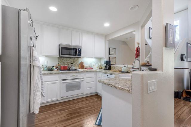 Detail Gallery Image 12 of 38 For 40238 Rosewell Ct, Temecula,  CA 92591 - 2 Beds | 2/1 Baths