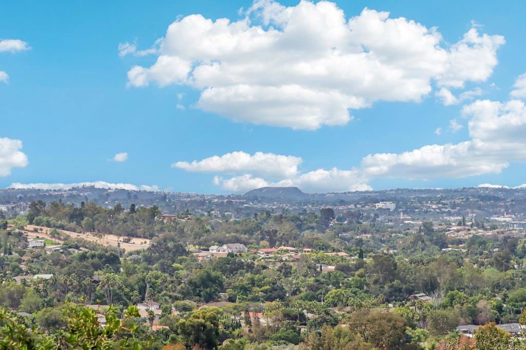 https://media.crmls.org/mediaz/132d0a18-8d46-4aa6-b69f-9e07e1c72847.jpg?preset=X-Large