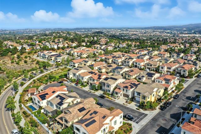 232 Reserve Court, San Marcos CA: https://media.crmls.org/mediaz/132d448e-bc52-4cb2-99d7-2cb2536fd82b.jpg