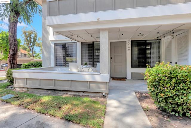 22192 Rim Pointe,  CA: https://media.crmls.org/mediaz/132da1fd-a551-4c50-8bb2-e398a7dcb2dd.jpg