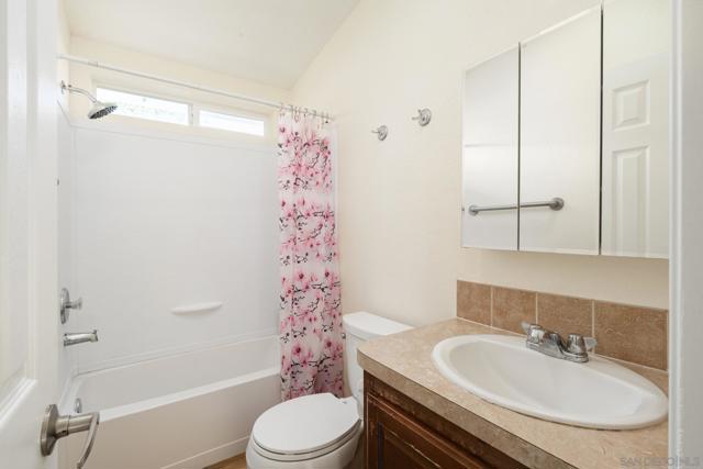 4860 62 Avocado Blvd, El Cajon CA: https://media.crmls.org/mediaz/132da8e2-8317-4570-adee-a16f166eb72e.jpg