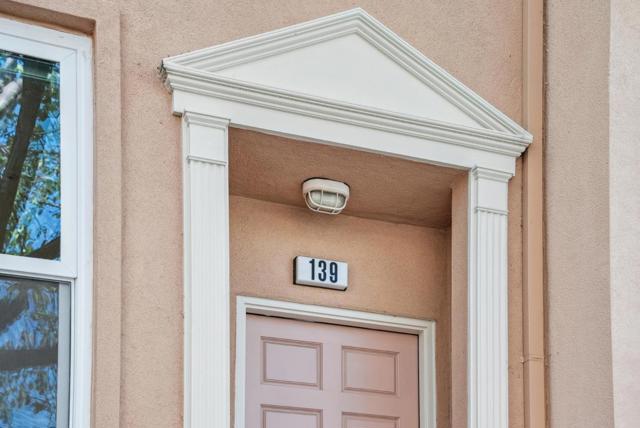 139 Pacchetti Way, Mountain View CA: https://media.crmls.org/mediaz/132e11f1-f033-4b6c-8084-7482b195d7a3.jpg