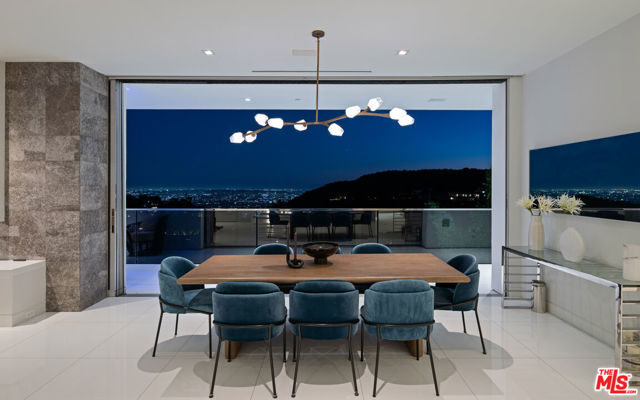 7080 W MULHOLLAND Drive, Los Angeles CA: https://media.crmls.org/mediaz/132ed6b7-20cc-4a25-88e9-545c6156e561.jpg