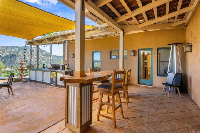 15636 Sage Hill Drive, Ramona CA: https://media.crmls.org/mediaz/132ed787-2dc8-49d7-978e-c1791df88833.jpg