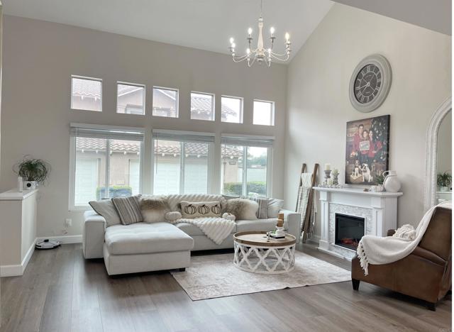 Detail Gallery Image 12 of 41 For 13425 via Almeria, Tustin,  CA 92782 - 3 Beds | 2/1 Baths