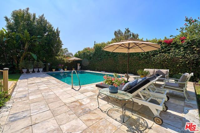 136 Fremont Place, Los Angeles CA: https://media.crmls.org/mediaz/132f1cab-8b2a-46fe-bac1-92a7acacc676.jpg