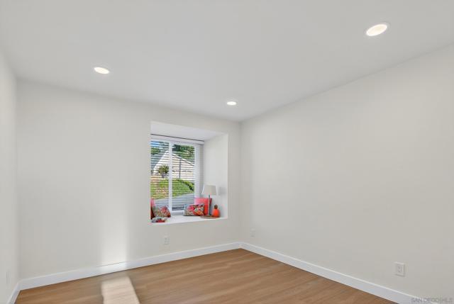 4060 Rosarita Dr, La Mesa CA: https://media.crmls.org/mediaz/132f3156-b207-4651-b78b-15f4f2373ace.jpg