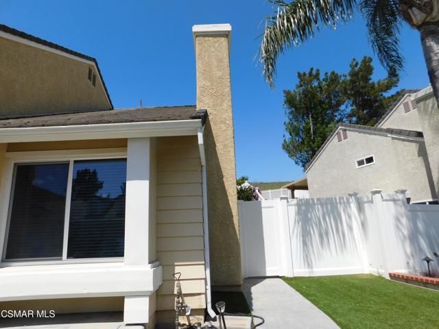 559 Stoney Peak Court, Simi Valley CA: https://media.crmls.org/mediaz/132fa31a-2a12-414f-bc20-4f545e27f240.jpg