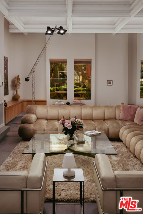 550 N Arquilla Road, Palm Springs CA: https://media.crmls.org/mediaz/132fe0aa-344f-4358-b323-5936fb576630.jpg