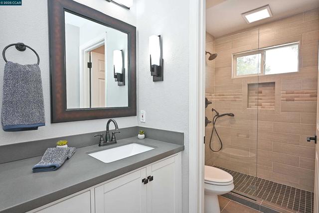 Image 32 of 59 For 1150 Vista Monte Dr