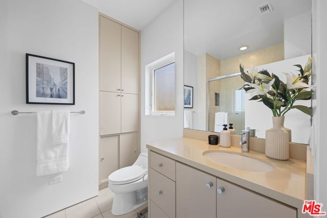 4255 Saint Clair Avenue, Studio City CA: https://media.crmls.org/mediaz/1330a60f-4555-439d-850d-c19274f66bd9.jpg