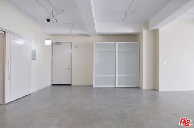 849 S Broadway, Los Angeles CA: https://media.crmls.org/mediaz/1330fb5c-9327-4d7c-83d0-767945e3db6b.jpg