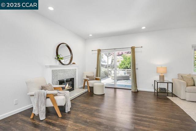 2006 Rainier Drive, Martinez CA: https://media.crmls.org/mediaz/13313c31-e7c8-4021-bfbc-b9266cbeaabd.jpg
