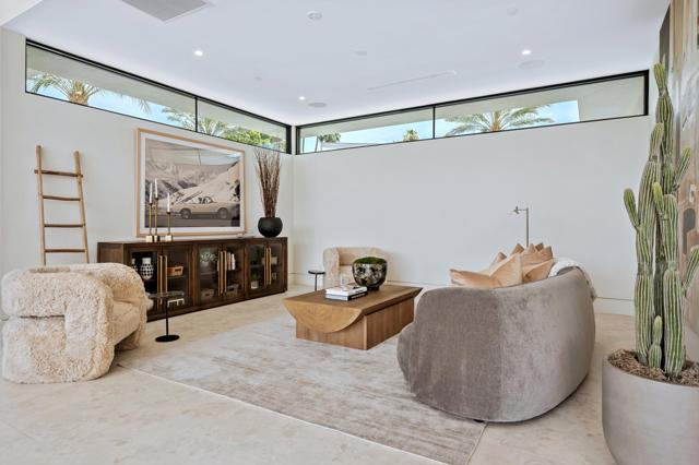7 Makena Lane, Rancho Mirage CA: https://media.crmls.org/mediaz/13318d56-da9a-4ebf-90c7-bcf29c280b4a.jpg