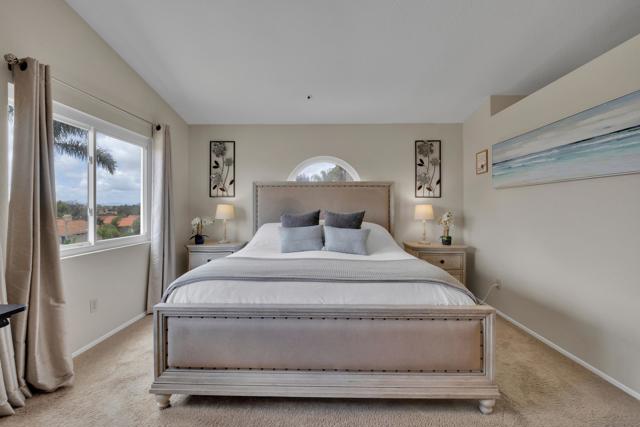 632 Paseo Rio, Vista CA: https://media.crmls.org/mediaz/13319f14-dd93-4849-a202-f53bbd8e018b.jpg