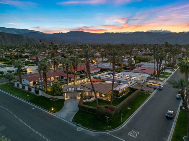 45371 Rancho Palmeras Drive, Indian Wells CA: https://media.crmls.org/mediaz/1331e51c-4817-41e5-b793-28a13182ef6e.jpg