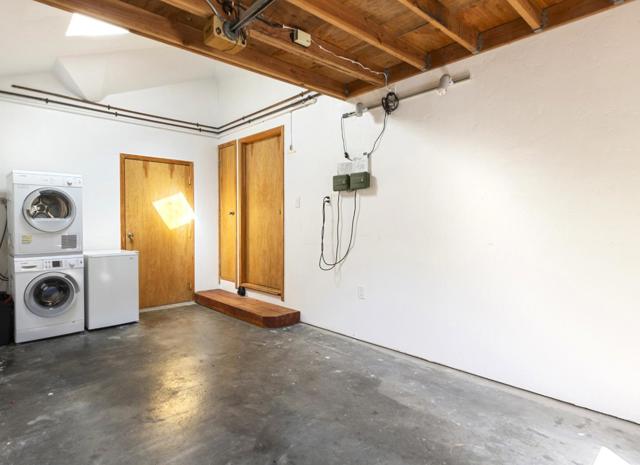 620 Olive Street, Menlo Park CA: https://media.crmls.org/mediaz/1331ff9b-78ab-49f2-9755-11552b77edc4.jpg