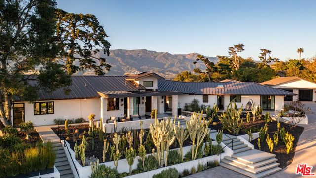 4610 Via Vistosa, Santa Barbara CA: https://media.crmls.org/mediaz/13324c2a-477a-448b-9882-7e4edcca0590.jpg