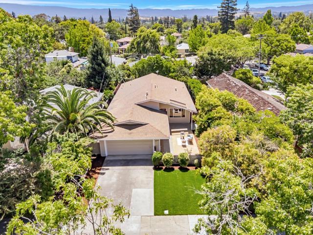 3210 South Court, Palo Alto CA: https://media.crmls.org/mediaz/13326aee-2d69-4dce-9f21-203811a49919.jpg