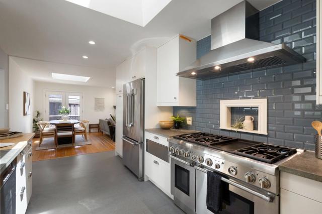 934 Hickory Way, Fremont CA: https://media.crmls.org/mediaz/13330f1a-9d68-406a-8e50-984fd89a210e.jpg