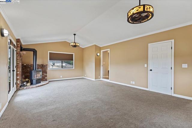 1672 Crescent Avenue, Castro Valley CA: https://media.crmls.org/mediaz/13333b8a-18b3-45e5-93af-6b2b368b74c5.jpg