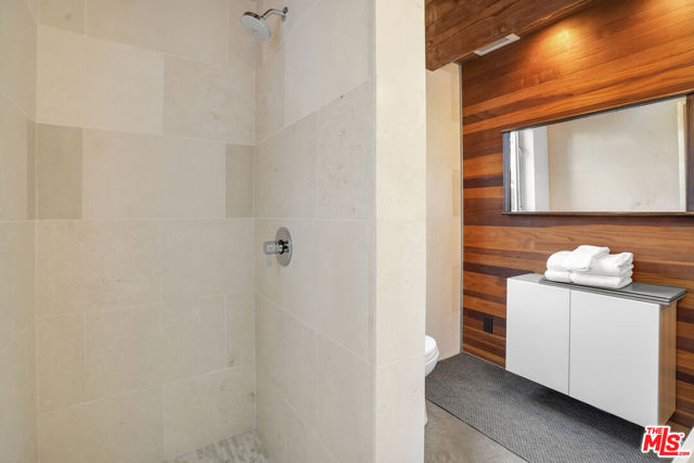12815 Sarah Street, Studio City CA: https://media.crmls.org/mediaz/13337376-d61c-4104-91f1-e56c6a09f3d9.jpg