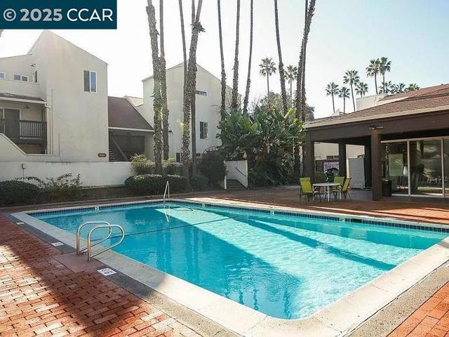 2200 Laguna Cir, Concord CA: https://media.crmls.org/mediaz/133375dc-66e4-4f90-86ac-f111ca8b8f73.jpg