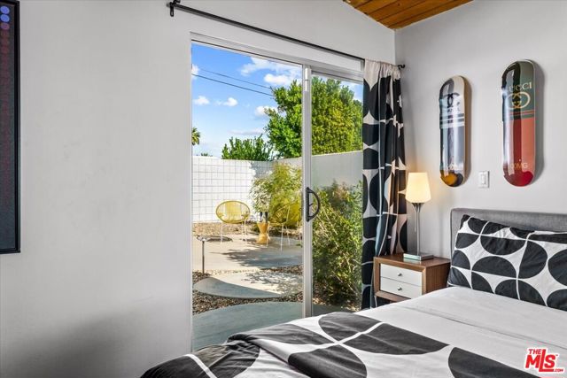 888 E Janet Circle, Palm Springs CA: https://media.crmls.org/mediaz/13344693-d56a-4c6c-8304-99ba1a1bbdf9.jpg