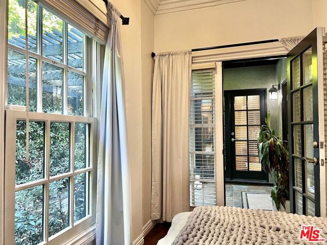 855 N Sweetzer Avenue, West Hollywood CA: https://media.crmls.org/mediaz/13349803-d70c-4064-ac3d-510c40a70873.jpg