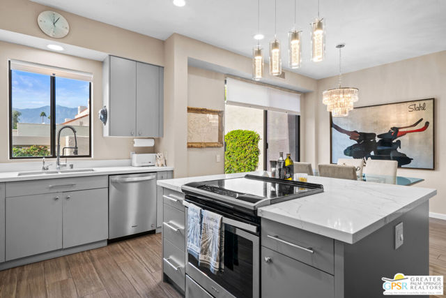 138 Desert West, Rancho Mirage CA: https://media.crmls.org/mediaz/1335550a-1ca1-4d57-b18f-7f695c75fed8.jpg