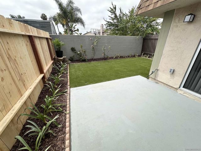 213 Festival Dr., Oceanside CA: https://media.crmls.org/mediaz/13355d70-d710-402f-8bf4-2e7fec297839.jpg