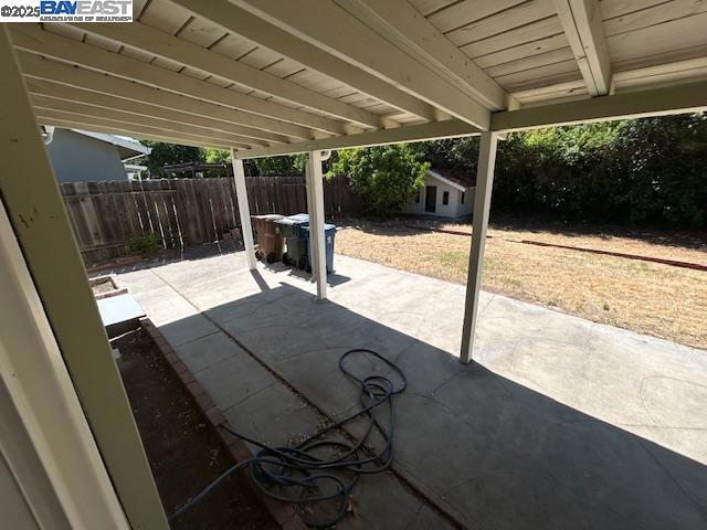 513 Putnam St, Antioch CA: https://media.crmls.org/mediaz/13355fd7-7666-48dc-af0d-b0d2b18b09c4.jpg