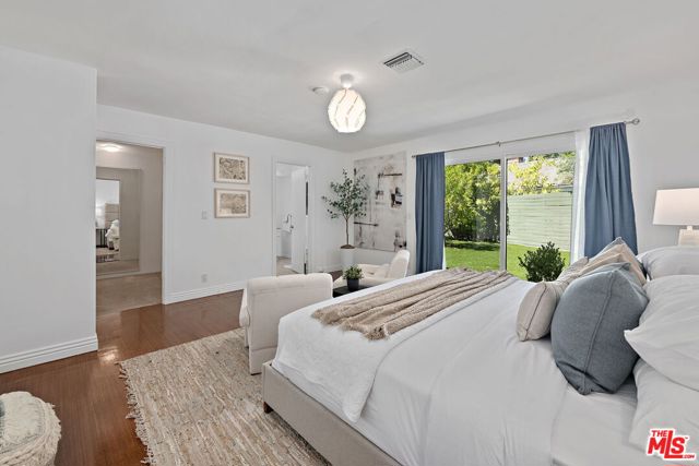 4745 Caritina Drive, Tarzana CA: https://media.crmls.org/mediaz/13357998-3d17-44db-a037-2e1be85839b6.jpg