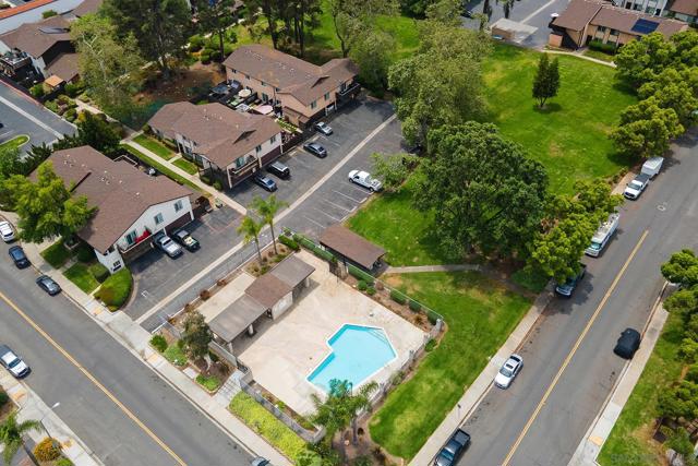 9952 N Magnolia Ave, Santee CA: https://media.crmls.org/mediaz/13365f2c-a85d-4285-9055-be3f5ac8e551.jpg