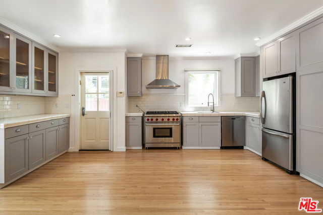 14235 Greenleaf Street, Sherman Oaks CA: https://media.crmls.org/mediaz/13373a4c-6c68-45ff-90d4-9d8ac8c85b1a.jpg