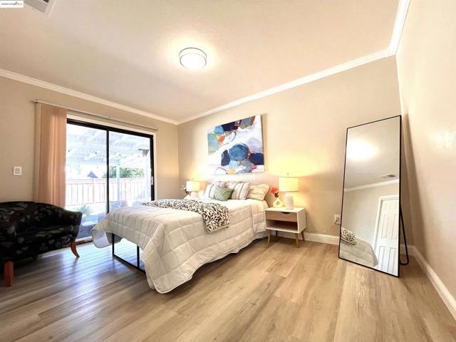 389 White Dr, Hayward CA: https://media.crmls.org/mediaz/13373e8d-ccfc-4167-ad9f-6321b65c8ba6.jpg