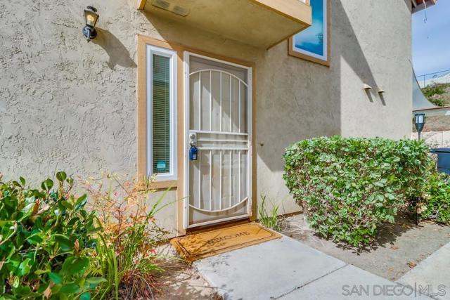 2027 Manzana Way, San Diego, California 92139, 4 Bedrooms Bedrooms, ,2 BathroomsBathrooms,Townhouse,For Sale,Manzana Way,250020188SD