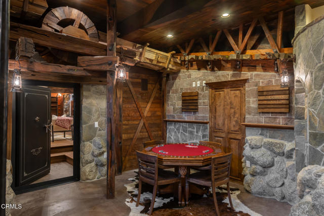 5065 Indianola Way, La Canada Flintridge CA: https://media.crmls.org/mediaz/1337745d-6f17-4235-967e-89d5e3c9ac6f.jpg